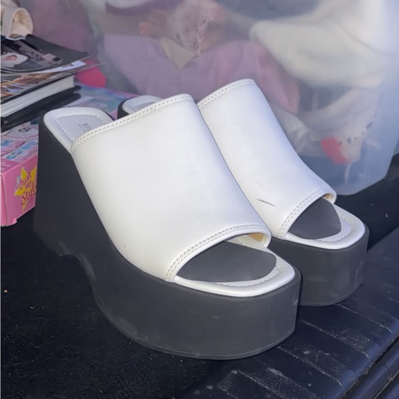 Michael Kors Shoes - Michael Kors White & Black Platform Shoes: Size Woman’s 8/ Medium